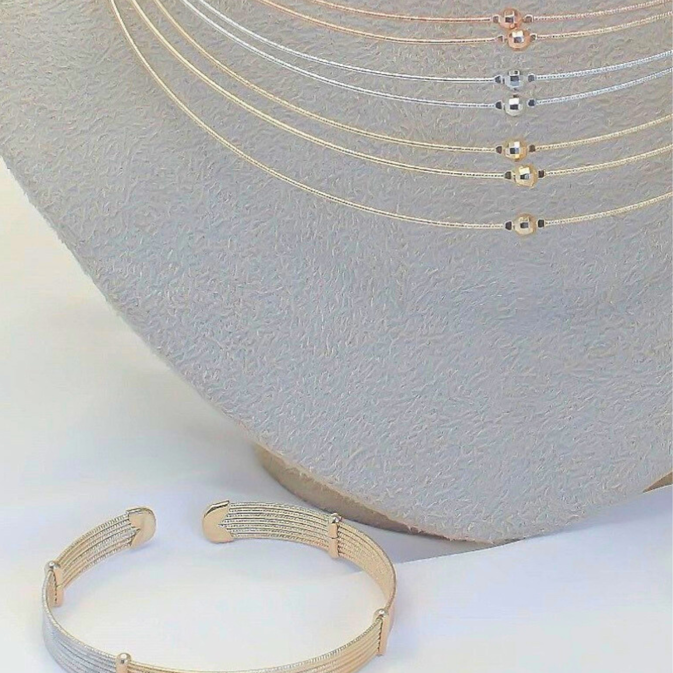 Essence Gold Gleam Jewelry Set