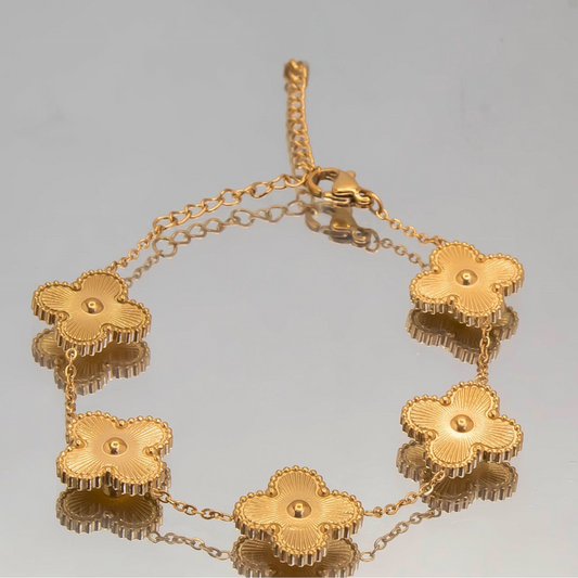 Essence Clover Bracelet