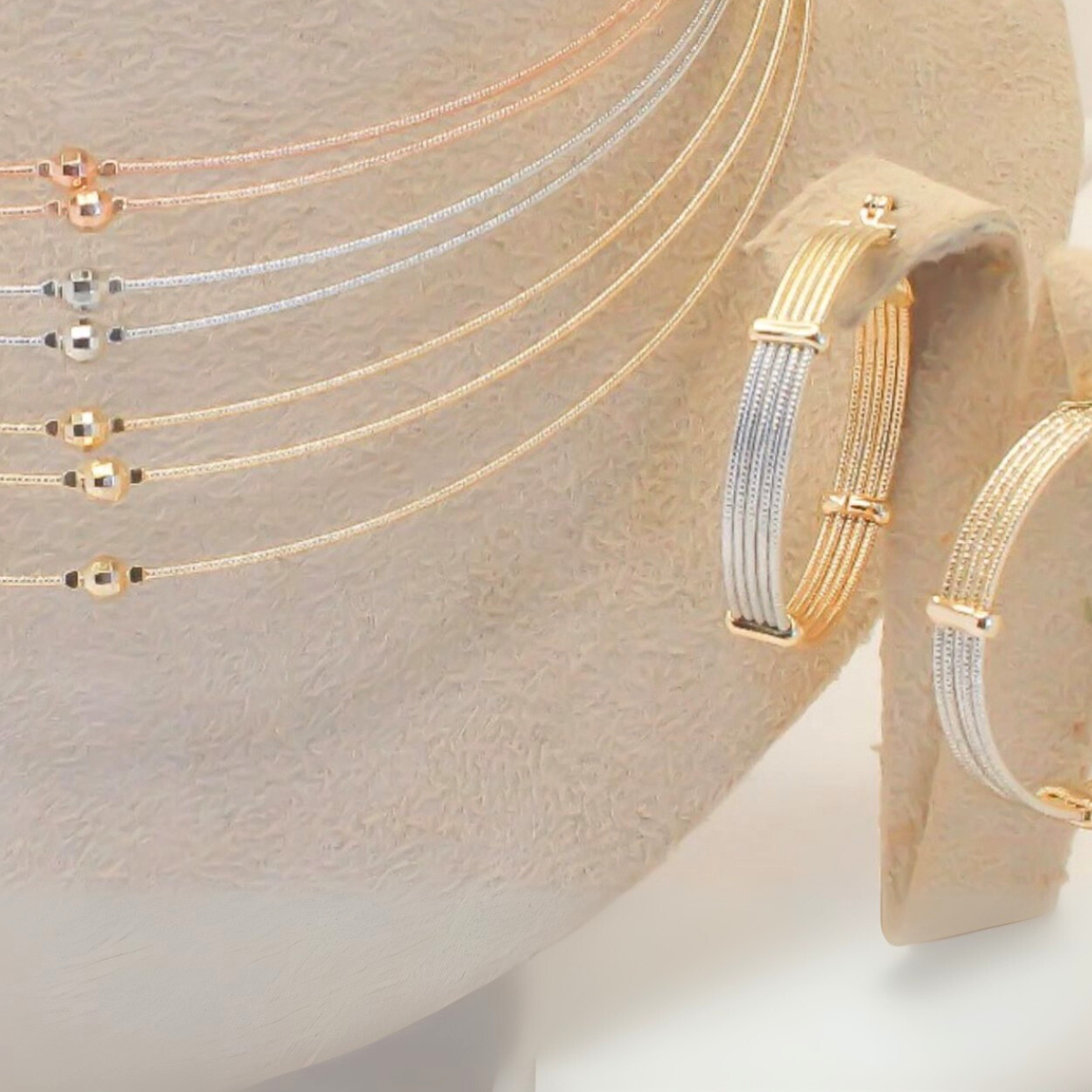 Essence Gold Gleam Jewelry Set