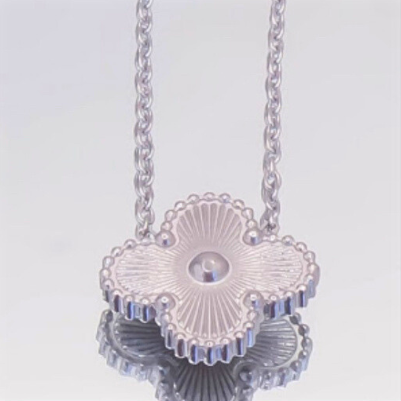 Essence Single Clover Necklace