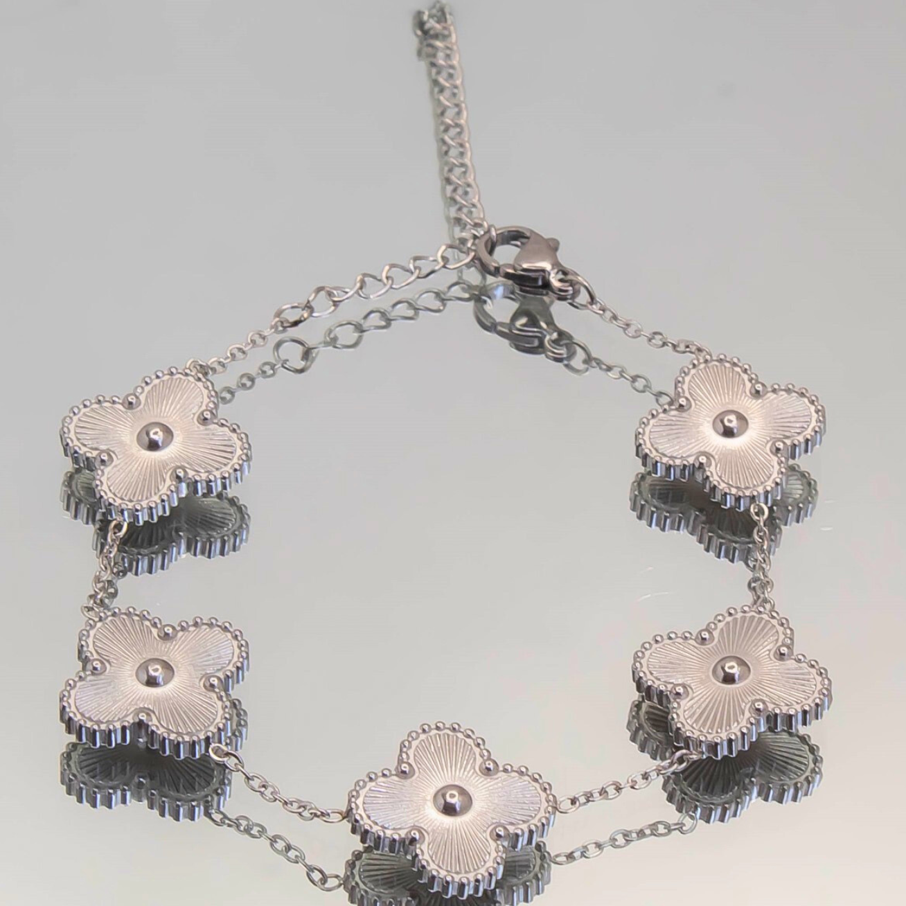 Essence Clover Bracelet