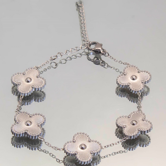 Essence Clover Bracelet