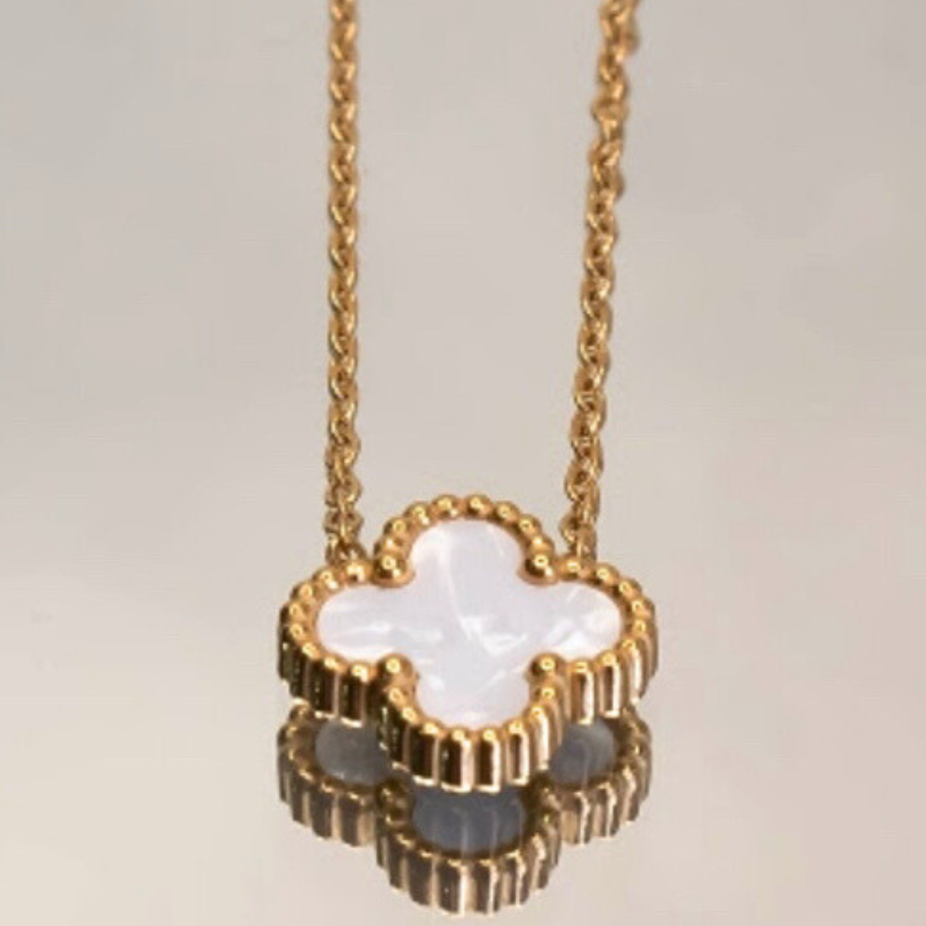 Essence Single Clover Necklace