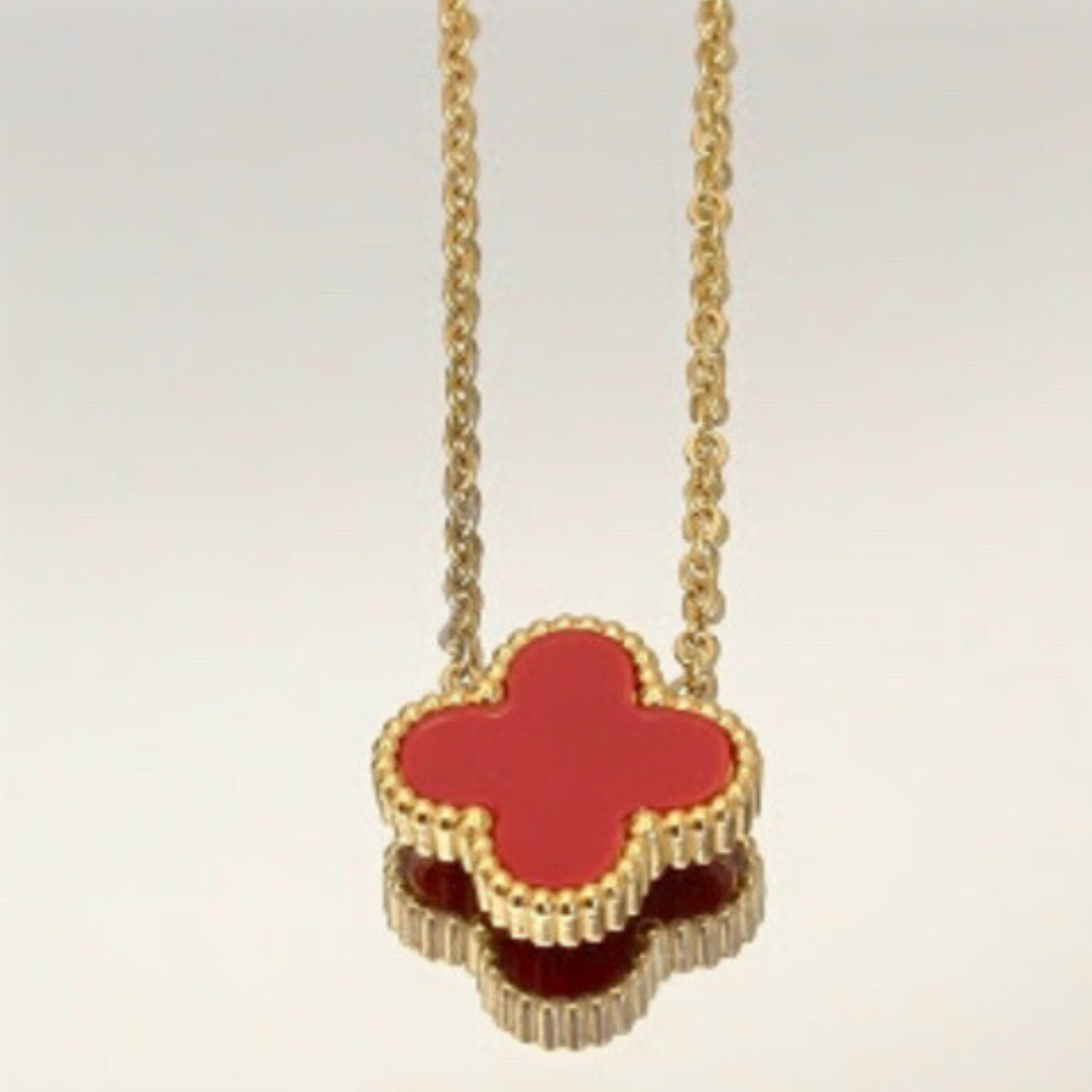 Essence Single Clover Necklace