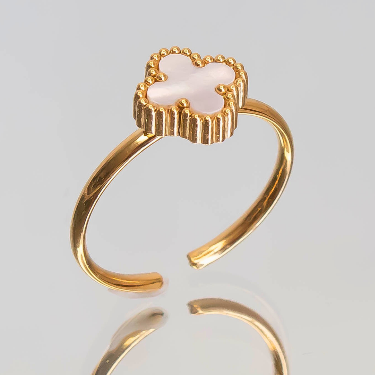 Essence Adjustable Clover Ring